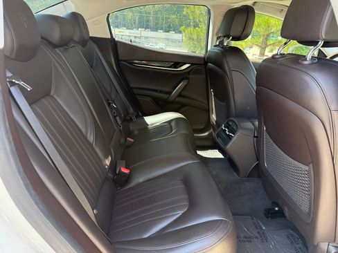 Used 2021 Maserati Ghibli S RWD image 40