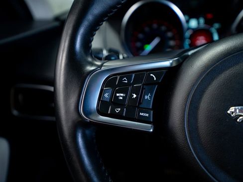 Used 2019 Jaguar F-PACE Prestige AWD/4WD image 32