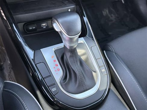 Used 2024 Kia Forte GT-Line w/ GT-Line Premium Package image 19