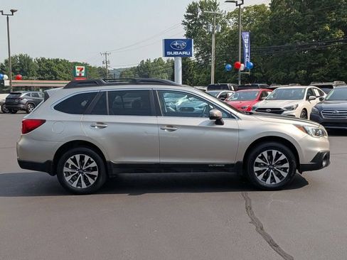Used 2016 Subaru Outback 2.5i Limited AWD/4WD image 2
