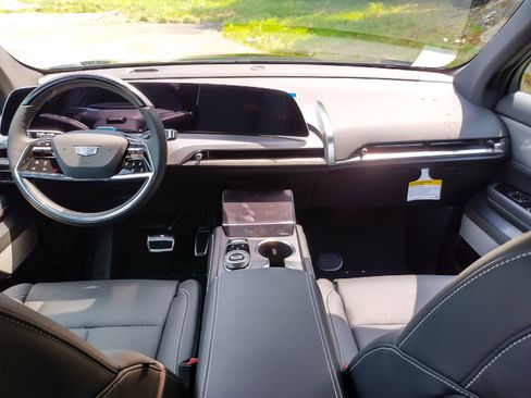 New 2026 Cadillac Vistiq Sport image 12