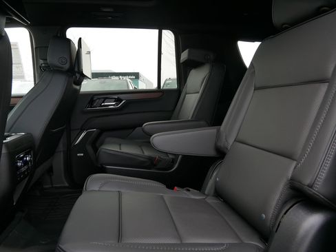 New 2026 GMC Yukon XL Denali w/ Denali Reserve Package image 5