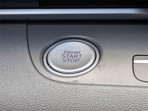 Used 2023 Hyundai Elantra SEL w/ Convenience Package image 31