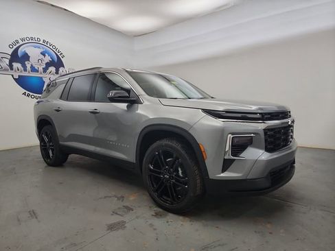 New 2026 Chevrolet Traverse LT image 11