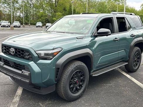 New 2026 Toyota 4Runner TRD Off-Road Premium AWD/4WD image 2