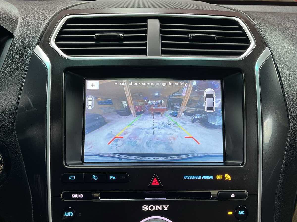 Used 2017 Ford Explorer Limited w/ Equipment Group 303A AWD/4WD image 21