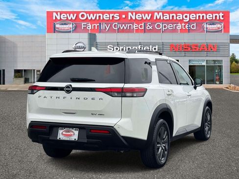 Used 2022 Nissan Pathfinder SV AWD/4WD image 5