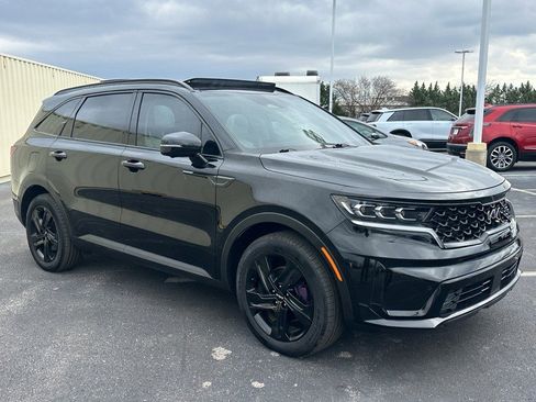 Used 2023 Kia Sorento SX Prestige image 3