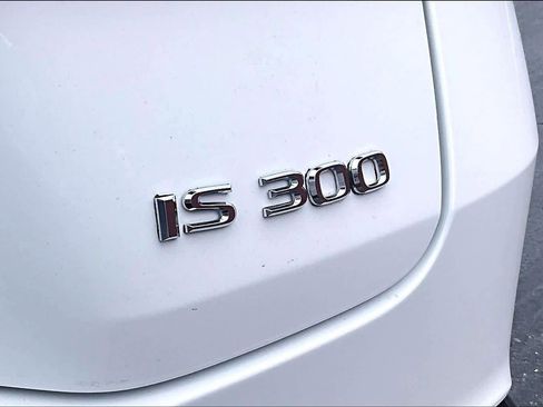 Used 2024 Lexus IS 300 F Sport image 10