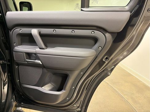 New 2026 Land Rover Defender 110 X-Dynamic SE image 26