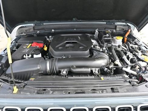 Used 2025 Jeep Wrangler Sahara image 15