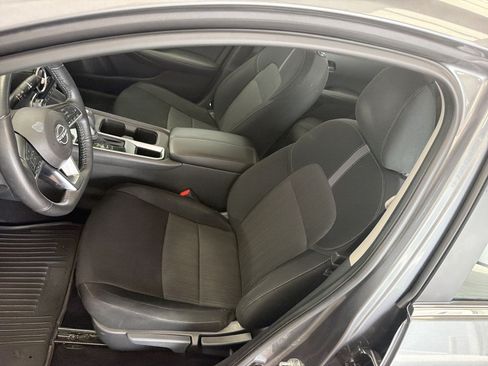 Used 2025 Nissan Sentra SV w/ All-Weather Package FWD image 10