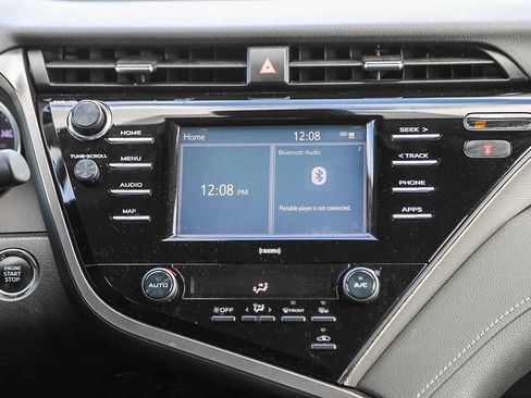 Used 2020 Toyota Camry SE image 14