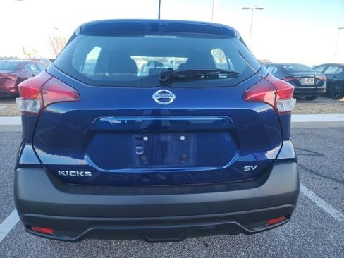 Certified 2019 Nissan Kicks SV image 9