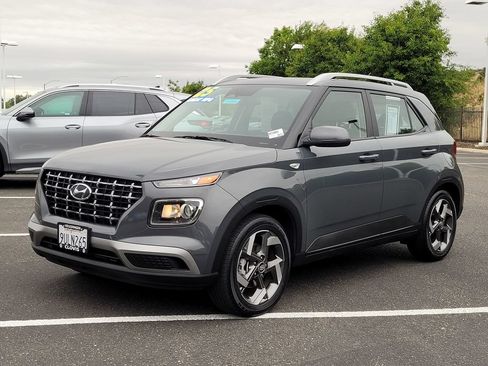 Used 2025 Hyundai Venue SEL FWD image 10