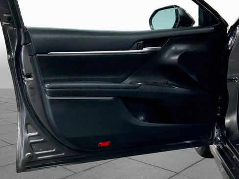 Used 2024 Toyota Camry SE w/ Cold Weather Package FWD image 22