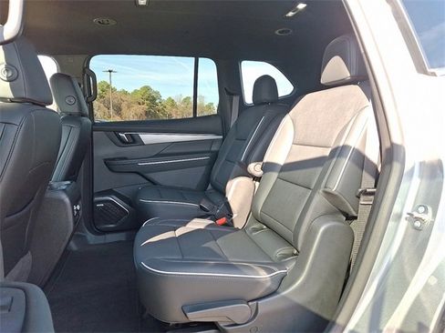 Used 2025 Buick Enclave Preferred image 10