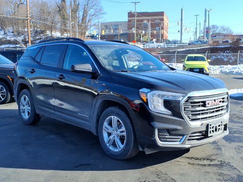 Certified 2024 GMC Terrain SLE w/ Driver Convenience Package image 5