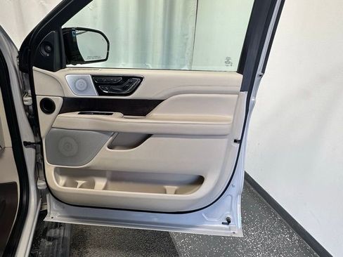 Used 2020 Lincoln Navigator Reserve w/ Luxury Package image 20