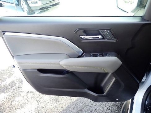 Used 2025 Chevrolet Colorado ZR2 w/ Technology Package image 21