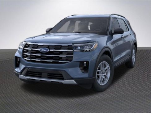 New 2026 Ford Explorer Active w/ Active Comfort Package RWD image 2