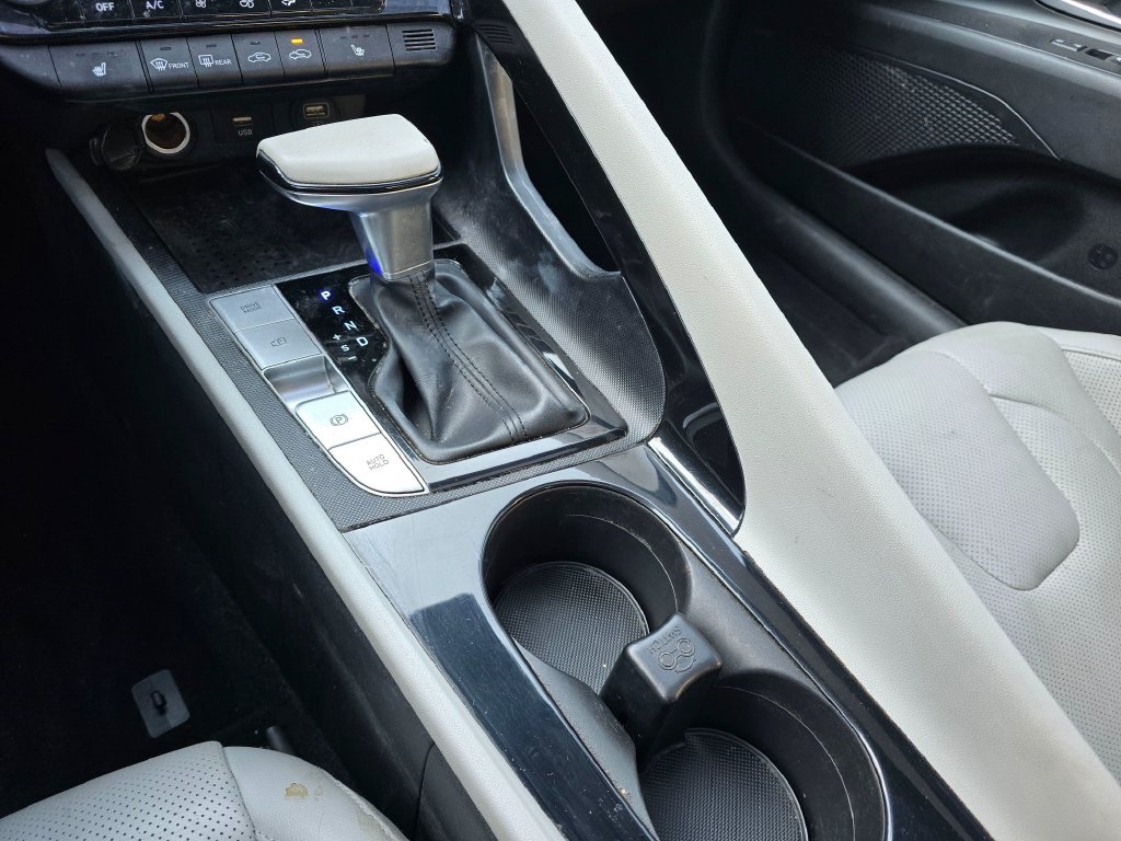 Used 2022 Hyundai Elantra Limited FWD image 21