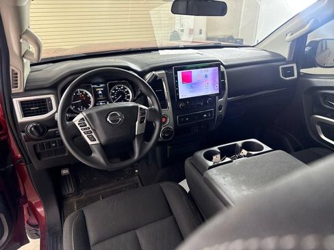 Used 2018 Nissan Titan SV AWD/4WD image 28