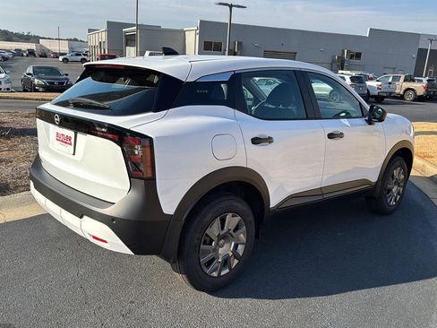 New 2026 Nissan Kicks S image 5