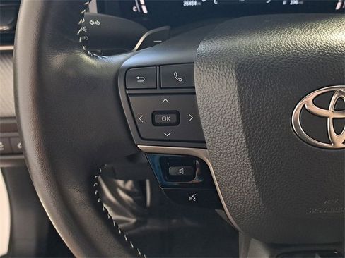 Used 2025 Toyota Camry SE image 24