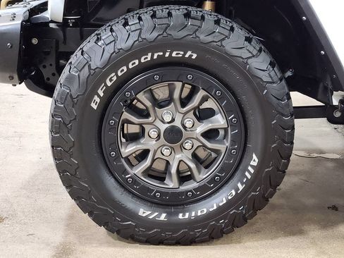 Used 2021 Jeep Wrangler Unlimited Rubicon w/ Dual Top Group AWD/4WD image 29