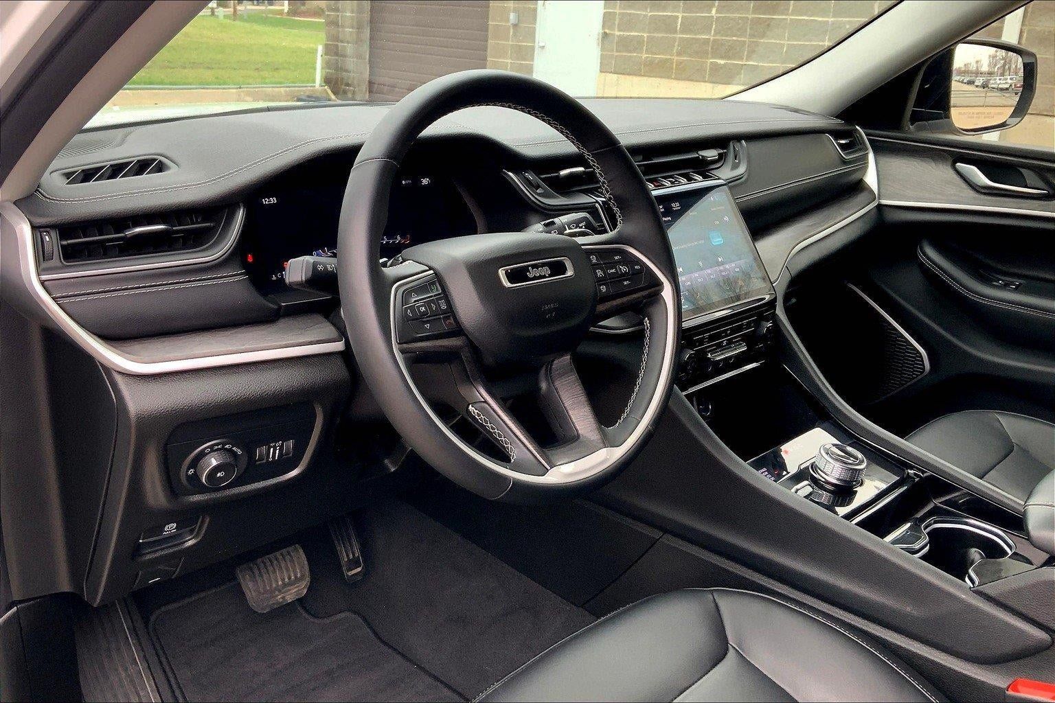 Used 2021 Jeep Grand Cherokee L Limited AWD/4WD image 15