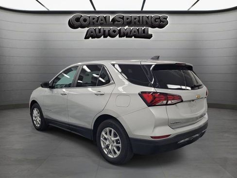 Used 2022 Chevrolet Equinox LT FWD image 4
