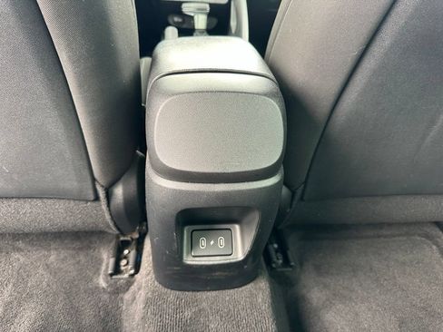 Used 2025 Hyundai Elantra SE FWD image 22