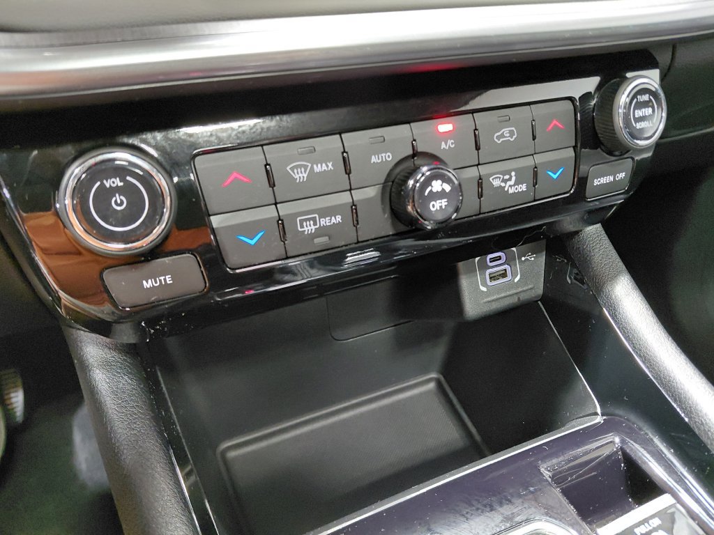 Used 2025 Jeep Compass Limited w/ Sun & Sound Group AWD/4WD image 33