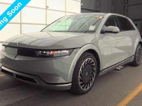 Used 2024 Hyundai Ioniq 5 Limited image 3