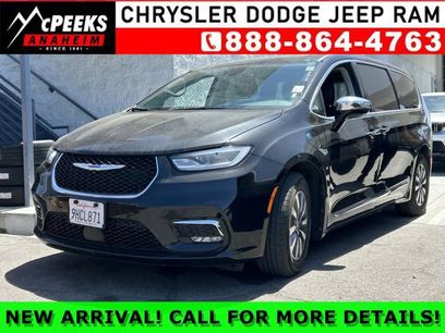 Used 2023 Chrysler Pacifica Limited