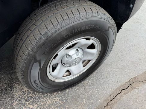 Used 2018 Toyota Tacoma SR w/ SR Convenience Package image 8