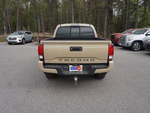 Used 2020 Toyota Tacoma SR5 w/ Technology Package image 20