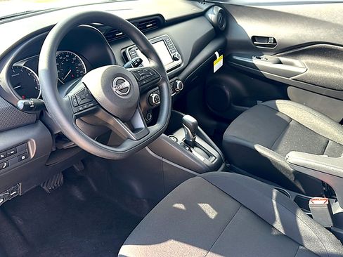 New 2025 Nissan Kicks Play S image 9