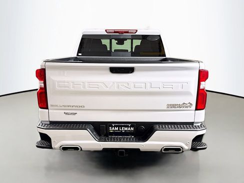 New 2026 Chevrolet Silverado 1500 High Country w/ High Country Premium Package AWD/4WD image 6