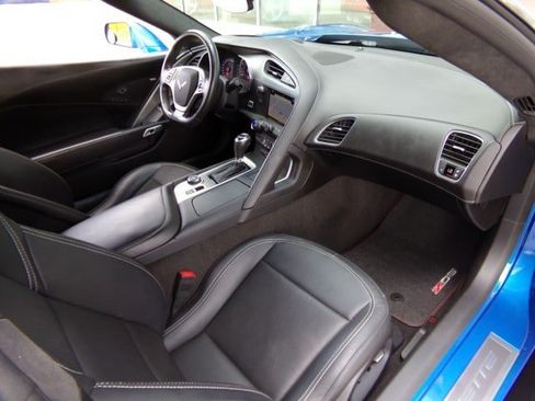 Used 2016 Chevrolet Corvette Z06 w/ 3LZ Preferred Equipment Group RWD image 24