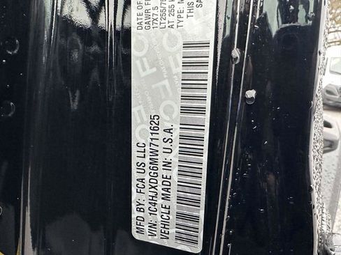 Used 2021 Jeep Wrangler Unlimited Sport image 32