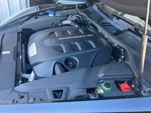 Used 2014 Porsche Cayenne Diesel AWD/4WD image 39