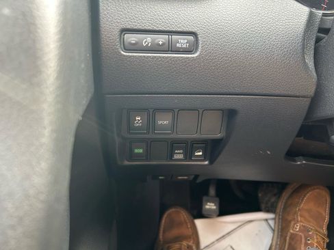 Used 2016 Nissan Rogue S image 25