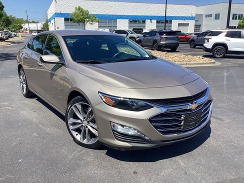 Used 2025 Chevrolet Malibu LT FWD image 7