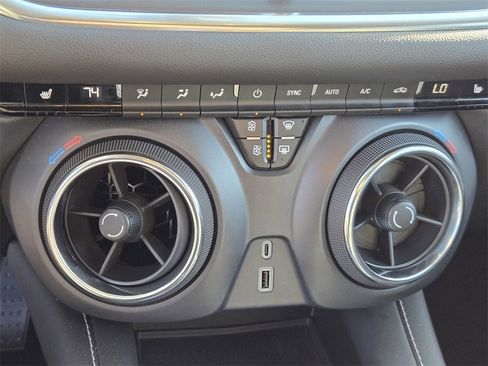 Used 2025 Chevrolet Blazer LT image 16