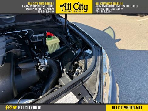 Used 2016 Volkswagen Touareg Sport image 39