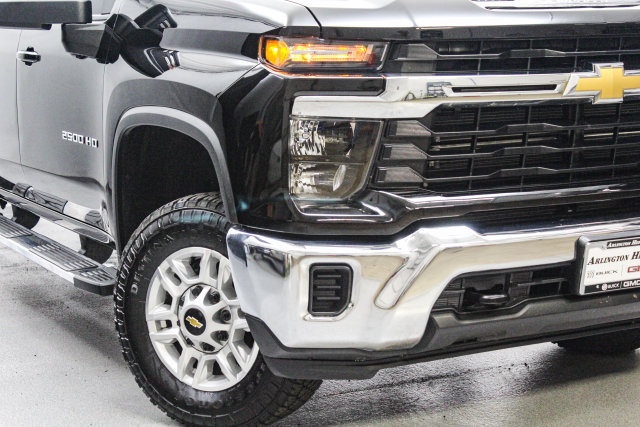 Used 2026 Chevrolet Silverado 2500 LT AWD/4WD image 3
