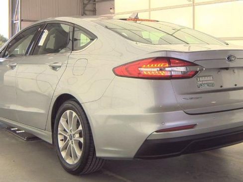 Used 2020 Ford Fusion SE image 7