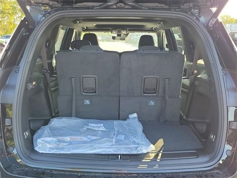 New 2025 Jeep Grand Cherokee L Laredo w/ Luxury Tech Group I image 8